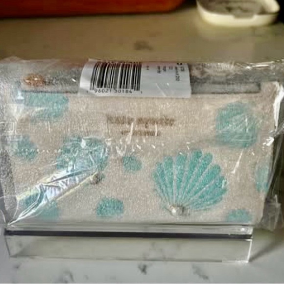 Kate Spade NIP Morgan Seashell Embossed Saffiano Leather Slim Bifold Wallet. - Picture 2 of 5